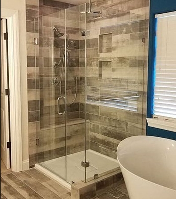 Badezimmer mit 8 mm Glasdicke Duschzimmer und All-in-One-Design