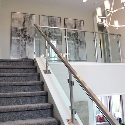 Treppenpfosten aus Glas und Edelstahl Geländer für Dachdecks